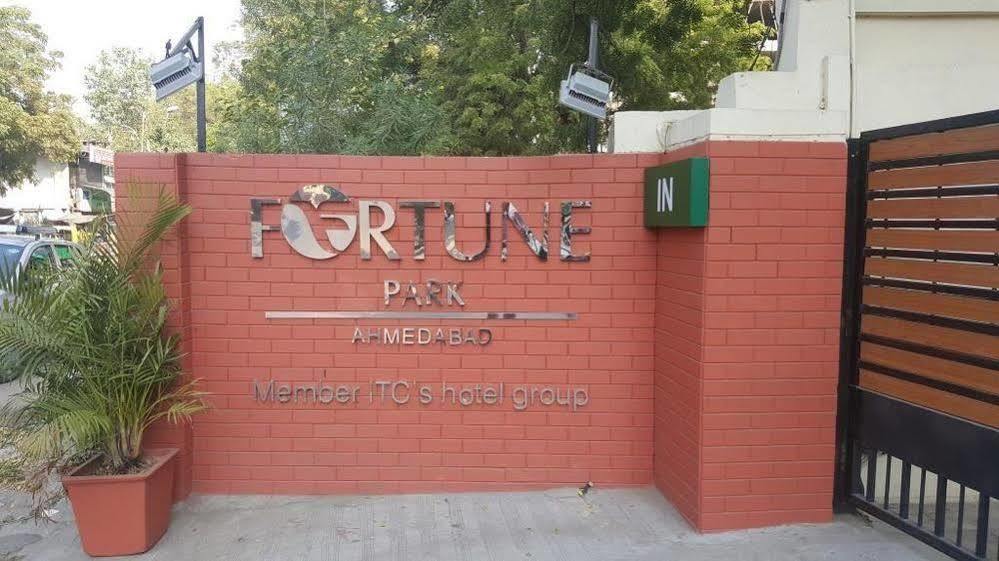 Fortune Park Ahmedabad Exterior photo